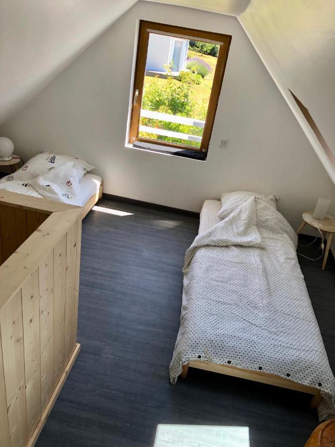 Villa Gite la Chouette Bicoque, petite maison rénovée en bois une chambre, une mezzanine en bord de Rance à La Richardais Extérieur photo